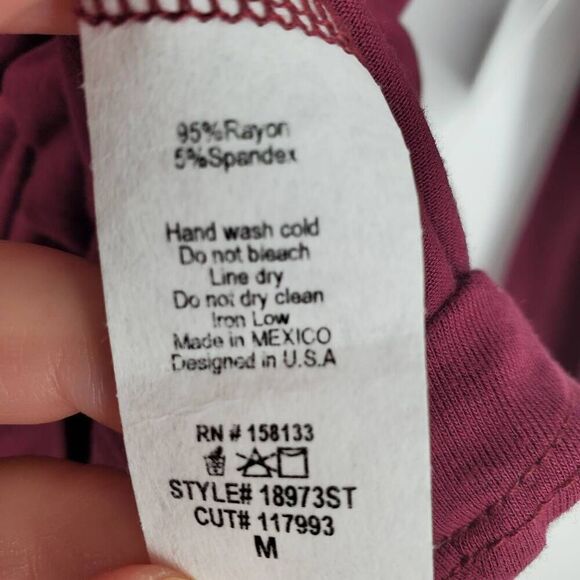 Pink Clover Women's NWT red criss cross front long sleeve shirt Size‎ Medium - Picture 3 of 4